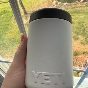 Yeti White Can Insulator with Black Lid